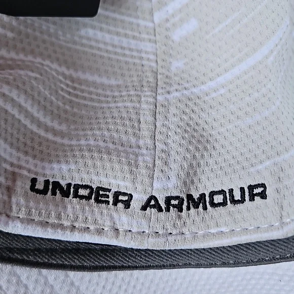 Under Aarmour Baseball cap boys youth S/M tan/white/black/grey - Picture 4 of 6